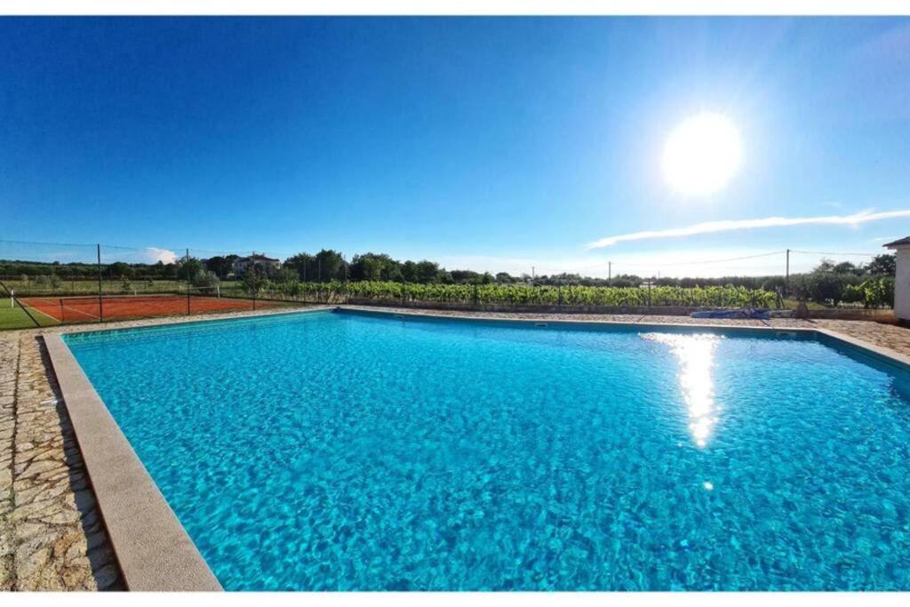 Apartman Alavanda - App S Bazenom Porec