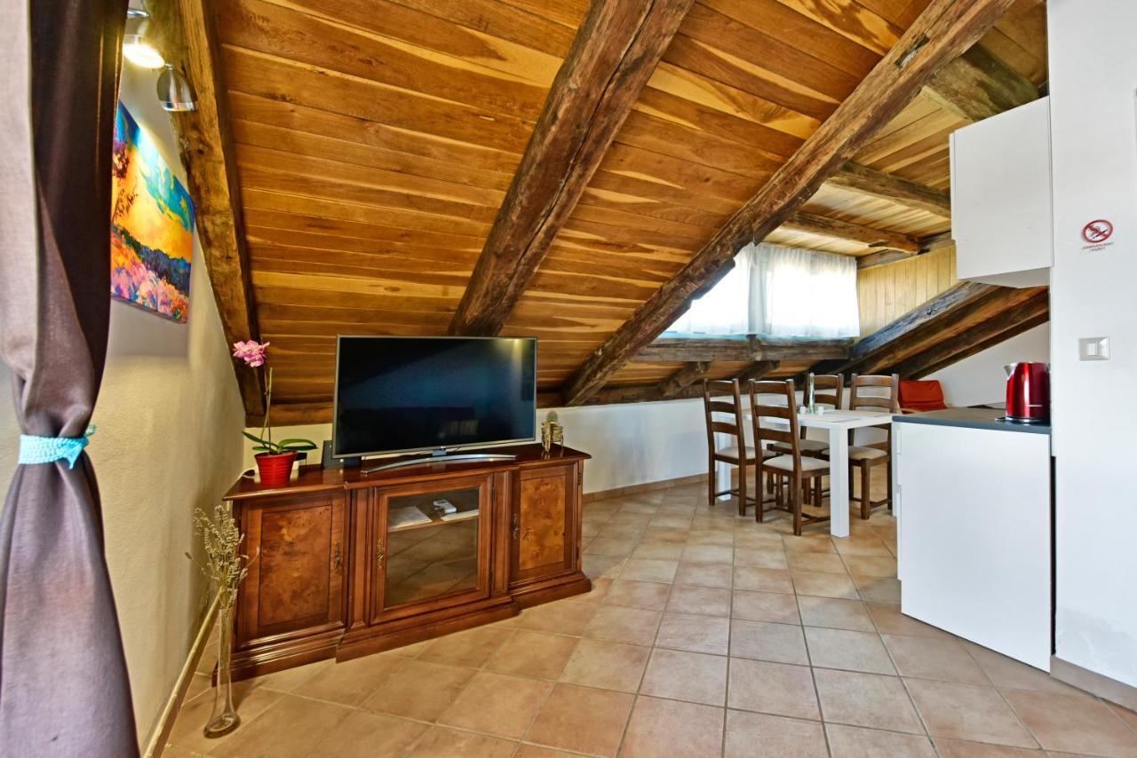 Alavanda - App S Bazenom * Porec