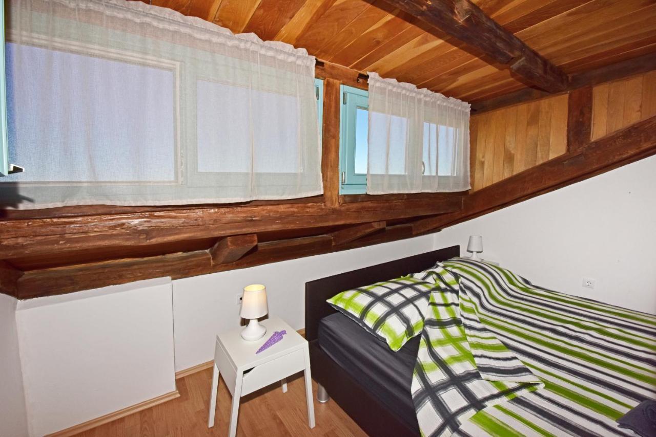 Alavanda - App S Bazenom Porec