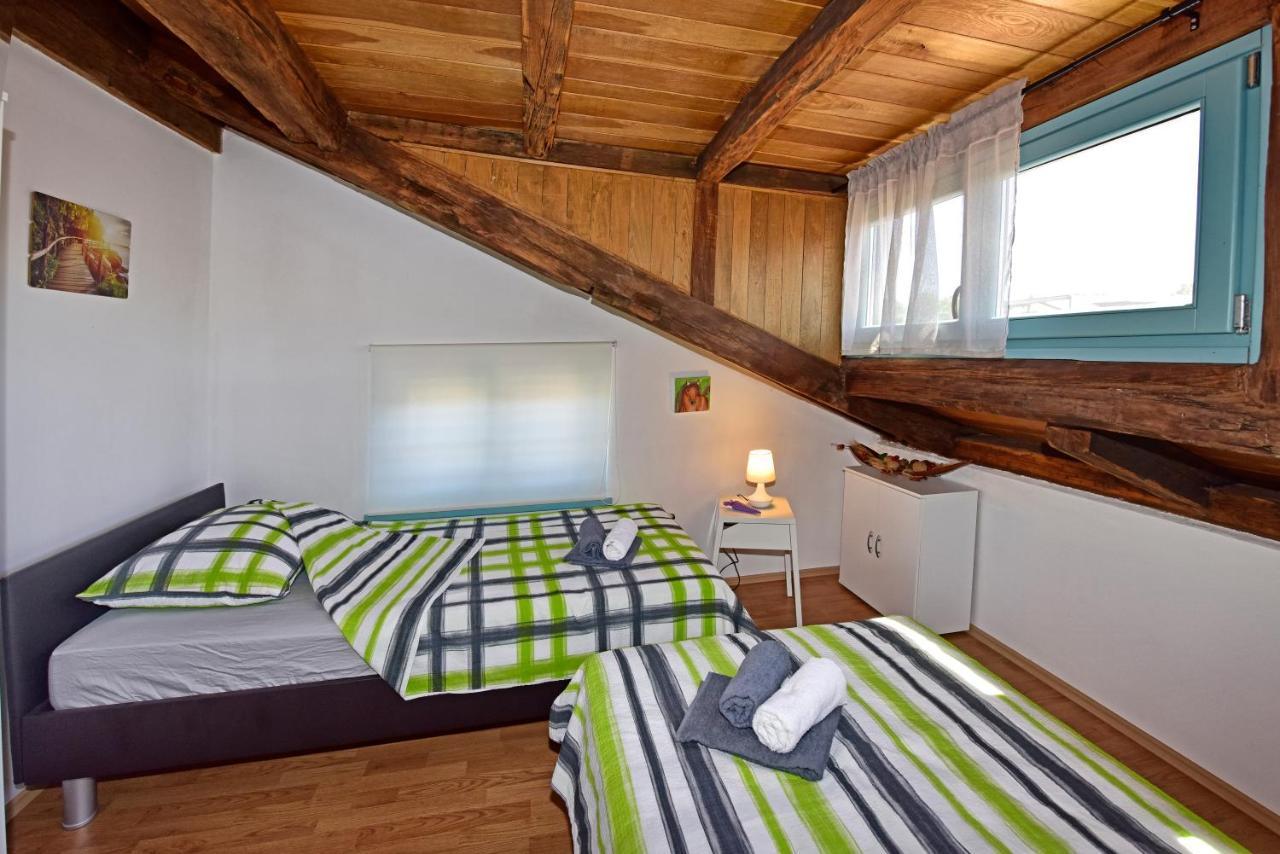 Alavanda - App S Bazenom * Porec
